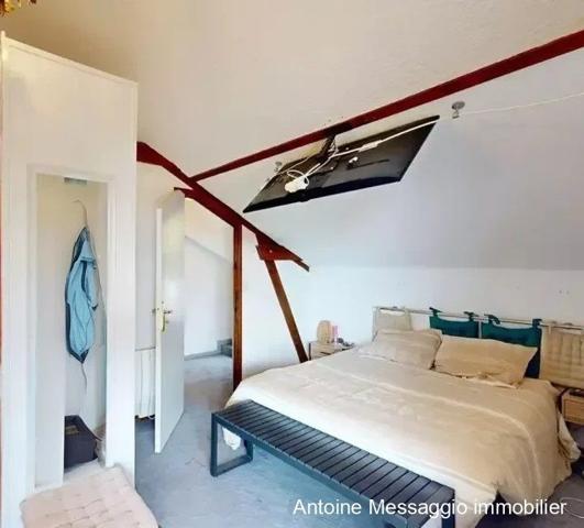 Maison ancienne atypique restaurée