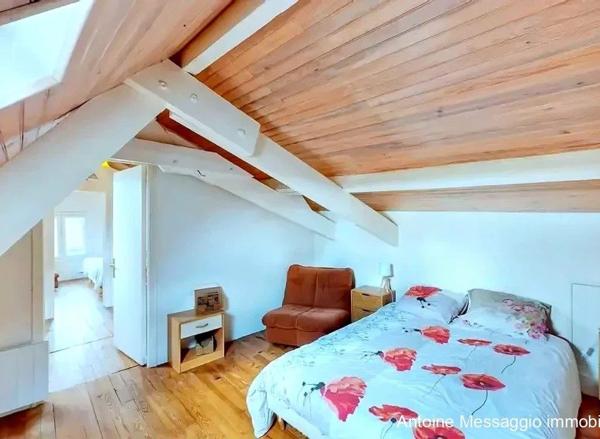 Maison ancienne atypique restaurée