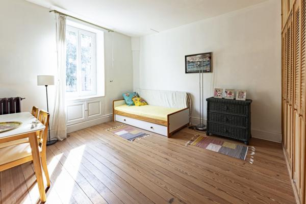 Maison de ville 170m² avec terrasse et garage - REF. VM481