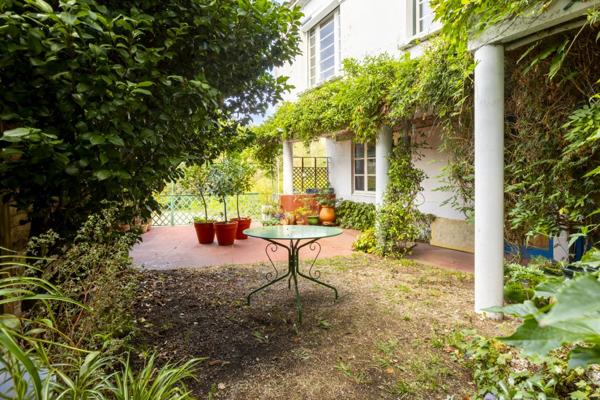Maison de ville 170m² avec terrasse et garage - REF. VM481