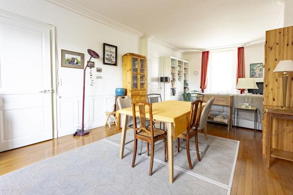 Maison de ville 170m² avec terrasse et garage - REF. VM481