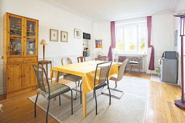 Maison de ville 170m² avec terrasse et garage - REF. VM481