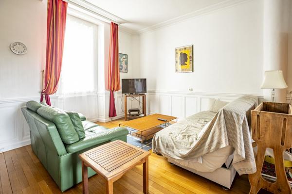 Maison de ville 170m² avec terrasse et garage - REF. VM481