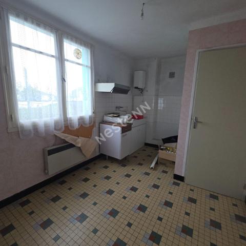 Maison A VENDRE à ANCENIS-SAINT-GEREON, deux chambres, petit jardin, au calme