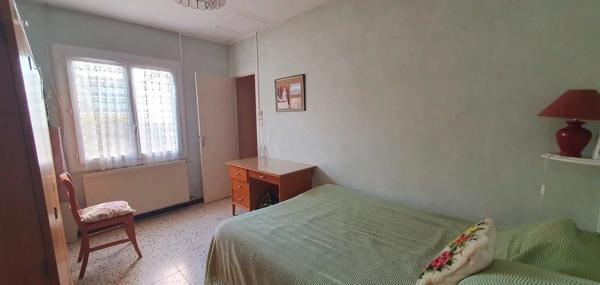 Maison de ville avec 2 garages et atelier