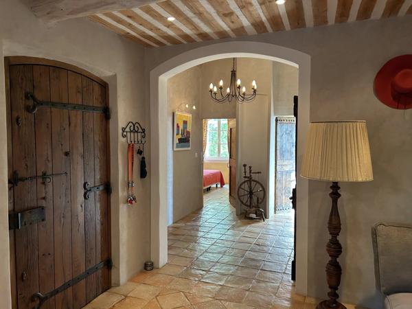 Propriété au coeur du Domaine et Golf de Pont Royal avec Vue Sur Golf