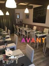 À vendre : Restaurant à rénover ou possibilité de transformation en habitation . UNE LICENCE 4 EST ATTACHEE AU FOND VALABLE ENCORE UN AN

"Opportunité unique ! Devenez le pionnier de la gastronomie dans un village où la restauration a disparu. Ce restaurant à vendre offre un potentiel exceptionnel pour redonner vie à la scène culinaire locale. Imaginez créer un lieu de rencontre chaleureux et raffiné, attirant à la fois les habitants et les visiteurs. Ne manquez pas cette chance de transformer le paysage gastronomique de ce charmant village !"

Situé dans un quartier calme, proche de la voie verte et à 15 minutes de Charleville Mézières, ce restaurant offre un fort potentiel de rénovation. Son emplacement est stratégique, car l'établissement est positionné sur l'axe principal à Bogny sur Meuse, il est incontournable

Parkings gratuits, grande terrasse,  les 30 couverts intérieurs et  les 20 couverts en terrasse assuraient le plein régime toute l'année.

C'etait 2 activités : Le bar et la brasserie en service " à table " le midi et toute l'année

Sa terrasse correctement exposée et ses salles de restauration ( intérieures ), sont parfaitement adaptées et prédispose à une bonne ambiance, autour de plats simples et de produits régionaux.

Caractéristiques :
Rez de chaussée : bar, salles, cuisine, réserve et toilettes  

À l'étage : 3 chambres, salle de bain et WC, grenier, cour de 50m2 avec accès à l'extérieur, ideal pour un projet de transformation en habitation.

Chauffage gaz.
Taxe foncière : 853,00 €

Sachant que vous êtes un BON INVESTISSEUR, je sais que vous allez m'appeler. Sandrine O6 26 85 23 08... 
Je vous invite à visiter mon site : LECOEUCHE Sandrine, à consommer sans modération.
Pour nos investisseurs, nous sommes en recherche de biens immobiliers à Vendre sur l'ensemble de la vallée de la Meuse, de la pointe et de l'Aisne
N'hésitez pas à me demander une ESTIMATION ...ELLE VOUS SERA OFFERTE !
Je suis à votre disposition, pour vous présenter la qualité et la puissance de nos actions commerciales, qui transforment nos VENTES, en de très BELLES REUSSITES IMMOBILIERES