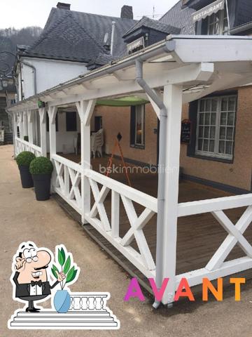 À vendre : Restaurant à rénover ou possibilité de transformation en habitation . UNE LICENCE 4 EST ATTACHEE AU FOND VALABLE ENCORE UN AN

"Opportunité unique ! Devenez le pionnier de la gastronomie dans un village où la restauration a disparu. Ce restaurant à vendre offre un potentiel exceptionnel pour redonner vie à la scène culinaire locale. Imaginez créer un lieu de rencontre chaleureux et raffiné, attirant à la fois les habitants et les visiteurs. Ne manquez pas cette chance de transformer le paysage gastronomique de ce charmant village !"

Situé dans un quartier calme, proche de la voie verte et à 15 minutes de Charleville Mézières, ce restaurant offre un fort potentiel de rénovation. Son emplacement est stratégique, car l'établissement est positionné sur l'axe principal à Bogny sur Meuse, il est incontournable

Parkings gratuits, grande terrasse,  les 30 couverts intérieurs et  les 20 couverts en terrasse assuraient le plein régime toute l'année.

C'etait 2 activités : Le bar et la brasserie en service " à table " le midi et toute l'année

Sa terrasse correctement exposée et ses salles de restauration ( intérieures ), sont parfaitement adaptées et prédispose à une bonne ambiance, autour de plats simples et de produits régionaux.

Caractéristiques :
Rez de chaussée : bar, salles, cuisine, réserve et toilettes  

À l'étage : 3 chambres, salle de bain et WC, grenier, cour de 50m2 avec accès à l'extérieur, ideal pour un projet de transformation en habitation.

Chauffage gaz.
Taxe foncière : 853,00 €

Sachant que vous êtes un BON INVESTISSEUR, je sais que vous allez m'appeler. Sandrine O6 26 85 23 08... 
Je vous invite à visiter mon site : LECOEUCHE Sandrine, à consommer sans modération.
Pour nos investisseurs, nous sommes en recherche de biens immobiliers à Vendre sur l'ensemble de la vallée de la Meuse, de la pointe et de l'Aisne
N'hésitez pas à me demander une ESTIMATION ...ELLE VOUS SERA OFFERTE !
Je suis à votre disposition, pour vous présenter la qualité et la puissance de nos actions commerciales, qui transforment nos VENTES, en de très BELLES REUSSITES IMMOBILIERES