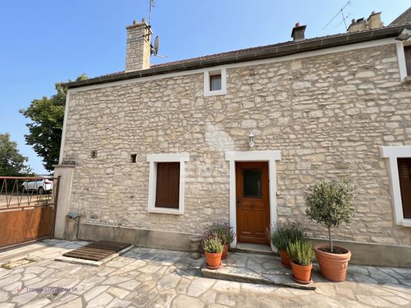 Thiverval Grignon Maison  avec Jardin non attenant