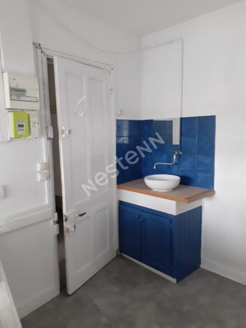 Local commercial  de 30.04 m2 en centre ville de Retournac