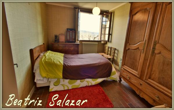 A Digne-les-Bains, grande maison familiale de 215 m², 9 pièces, double garage, abri camping-car, cave, dépendances sur un terrain de 4891 m².