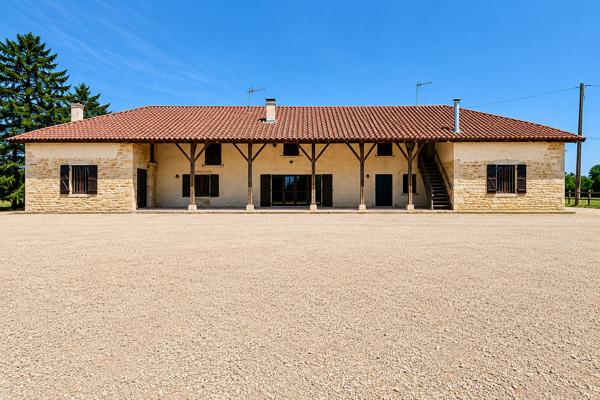 Domaine de Loëze - Propriété d'exception avec 3 logements, chapelle et 8 hectares, fort potentiel à Jayat
