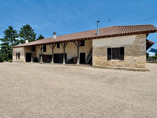 Domaine de Loëze - Propriété d'exception avec 3 logements, chapelle et 8 hectares, fort potentiel à Jayat