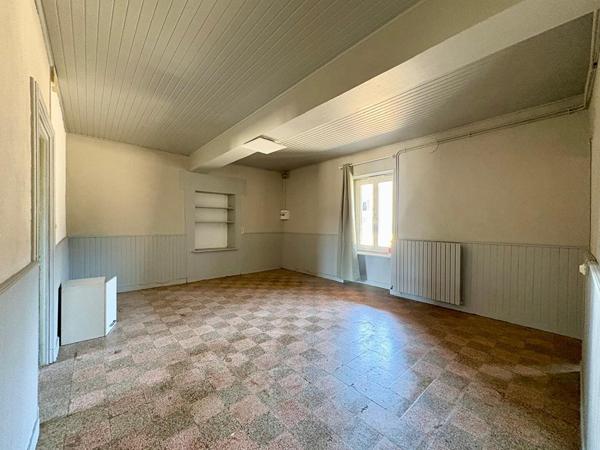 Domaine de Loëze - Propriété d'exception avec 3 logements, chapelle et 8 hectares, fort potentiel à Jayat