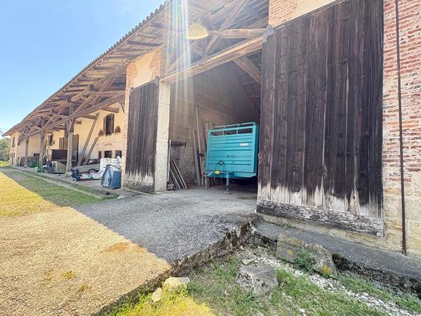 Domaine de Loëze - Propriété d'exception avec 3 logements, chapelle et 8 hectares, fort potentiel à Jayat