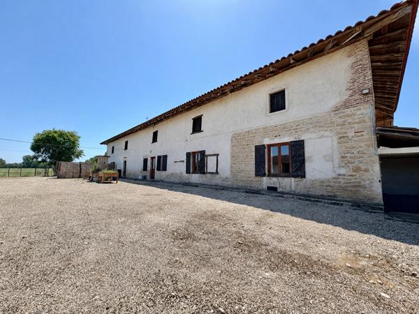 Domaine de Loëze - Propriété d'exception avec 3 logements, chapelle et 8 hectares, fort potentiel à Jayat