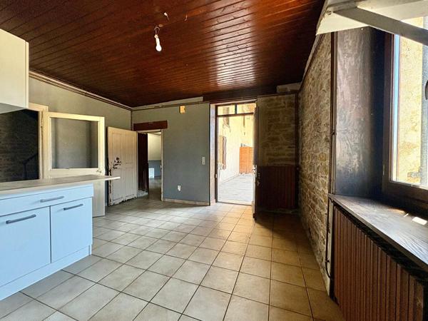 Domaine de Loëze - Propriété d'exception avec 3 logements, chapelle et 8 hectares, fort potentiel à Jayat