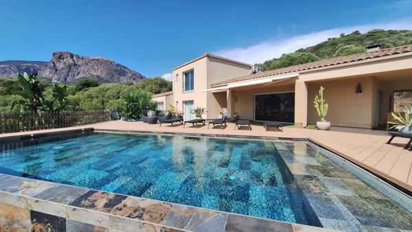 AFA Villa de prestige avec piscine T5 de 270m2 vue mer Afa (20167)