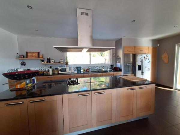 AFA Villa de prestige avec piscine T5 de 270m2 vue mer Afa (20167)