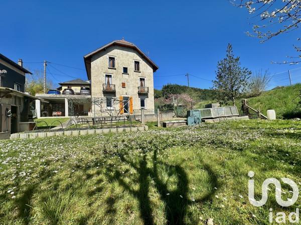 Maison 7 pièces de 203 m² à Grésy-sur-Aix (73100)