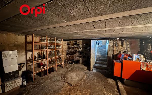 Maison à vendre    5 pièces •  Saint-Savinien