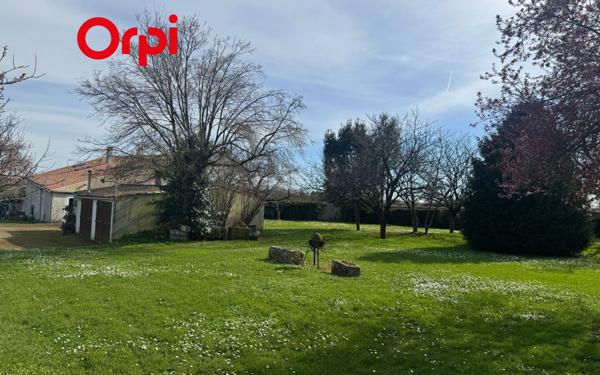 Maison à vendre    5 pièces •  Saint-Savinien