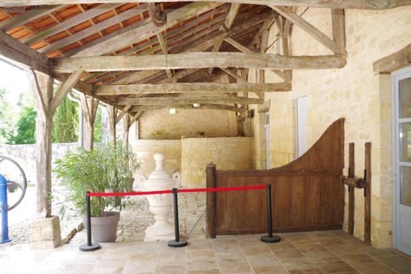 Propriete à vendre à Sorges-et-Ligueux-en-Périgord en Dordogne (24420), ref : 24001//560