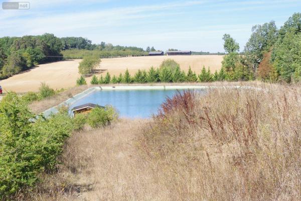 Propriete à vendre à Sorges-et-Ligueux-en-Périgord en Dordogne (24420), ref : 24001//560