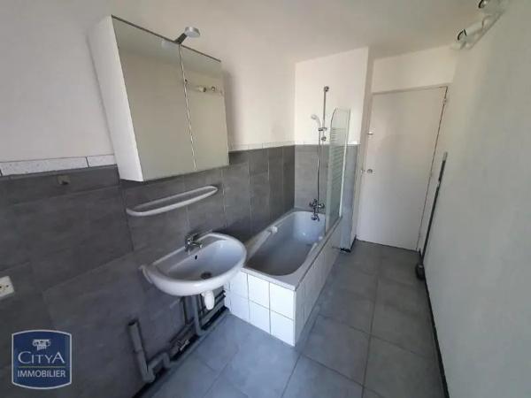 Appartement à louer 4 pièces 79.73m²