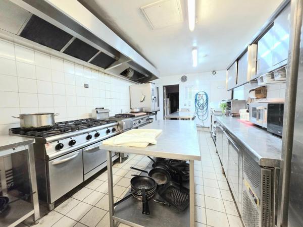 RESTAURANT 161 M2 AVEC TERRASSE 80 places et LICENCE III