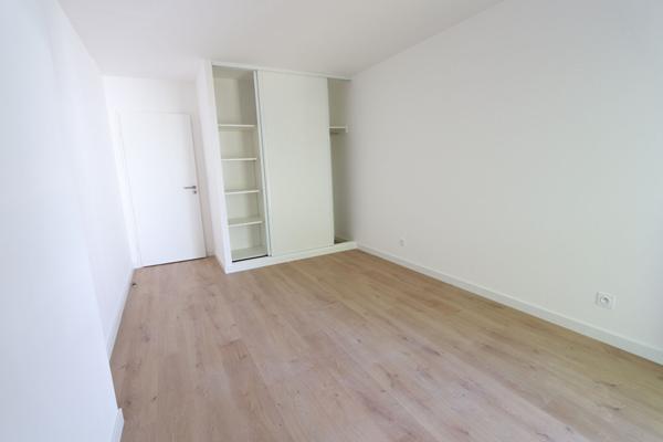 T3 PROCHE COMMERCES ET TRANSPORTS