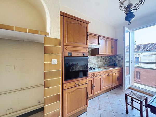 T2 BALCON proche Cercle des Nageurs 13007 Marseille