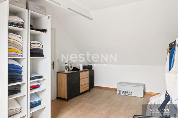 MAISON EN PIERRE À VENDRE POMMERET - Maison en pierre, totalement rénovée dans le bourg de Pommeret profitant de 3 chambres, d'un jardin et d'un garage !