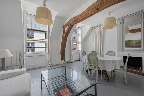 Entre la place des Vosges et la rue de Bretagne - Dernier étage - Appartement ensoleillé à l'esprit maison de campagne - PARIS