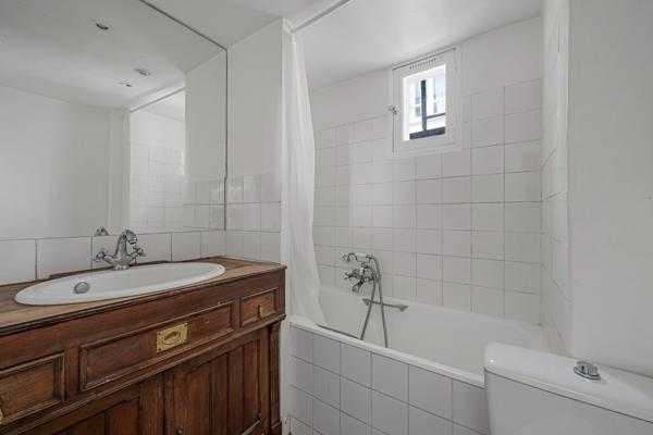 Entre la place des Vosges et la rue de Bretagne - Dernier étage - Appartement ensoleillé à l'esprit maison de campagne - PARIS