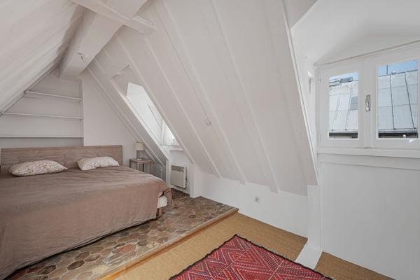 Entre la place des Vosges et la rue de Bretagne - Dernier étage - Appartement ensoleillé à l'esprit maison de campagne - PARIS