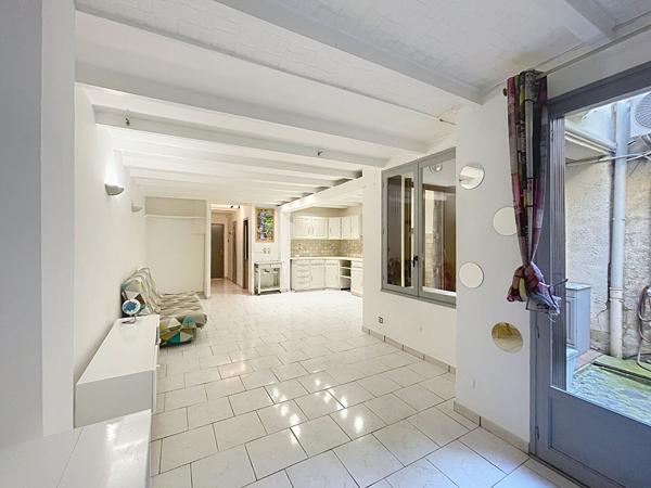 Appartement Manosque 2 pièces 52.88 m2 carrez avec cour intérieure