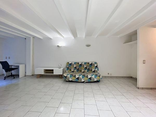 Appartement Manosque 2 pièces 52.88 m2 carrez avec cour intérieure
