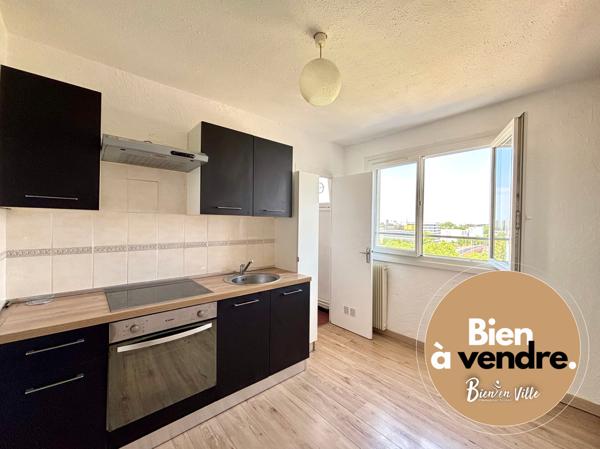 Appartement rénové de type 3 avec vue dégagée.