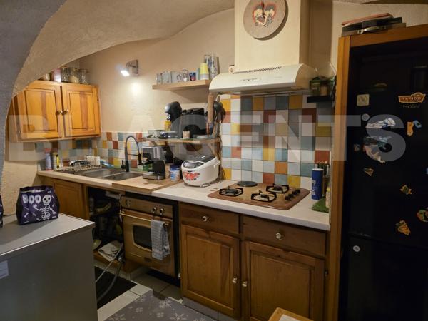 Appartement T3 avec cave te terrasse.