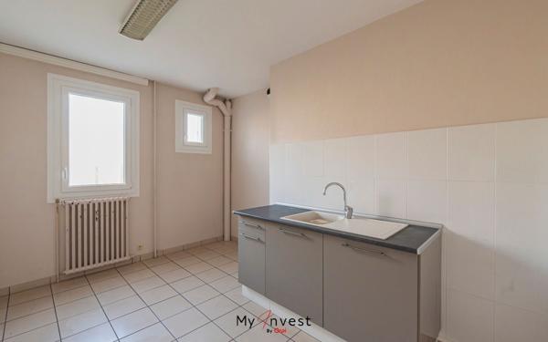 Immeuble à vendre    2 pièces •  Laon