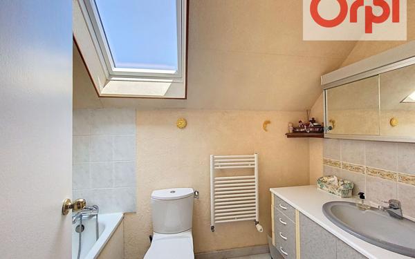 Maison à vendre    5 pièces • 136 m2 Le Mesnil-Saint-Denis