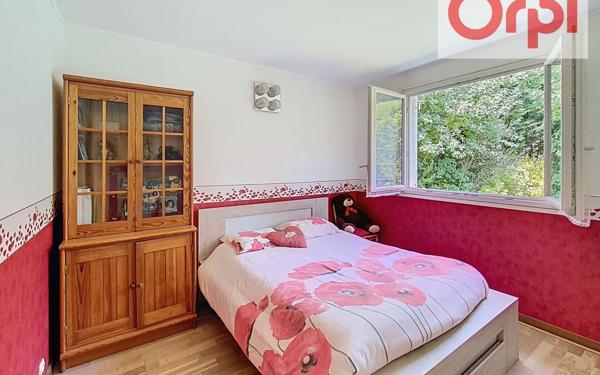 Maison à vendre    5 pièces • 136 m2 Le Mesnil-Saint-Denis