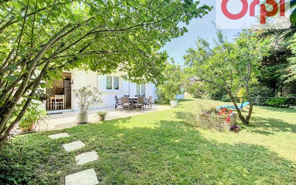 Maison à vendre    5 pièces • 136 m2 Le Mesnil-Saint-Denis