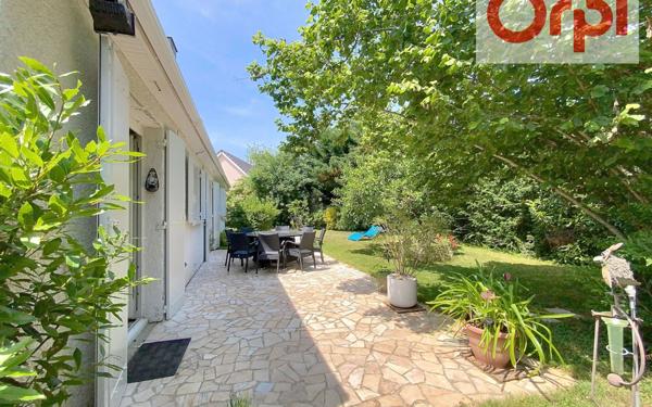 Maison à vendre    5 pièces • 136 m2 Le Mesnil-Saint-Denis