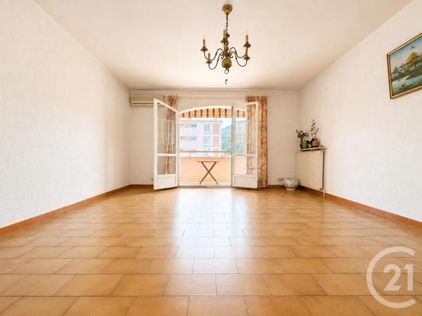 Appartement T3 à vendre  3 pièces - 71 m 2   LA VALETTE DU VAR  - 83