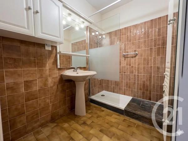 Appartement T3 à vendre  3 pièces - 71 m 2   LA VALETTE DU VAR  - 83