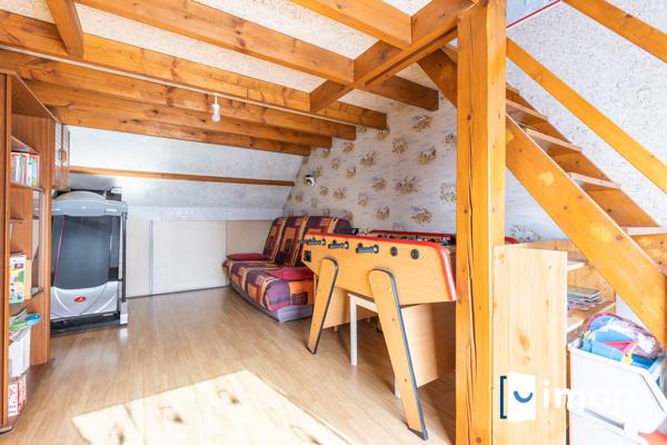 À 10 min à pied du RER E Bondy, maison familiale 4 chambres avec lumineuse véranda et jardin