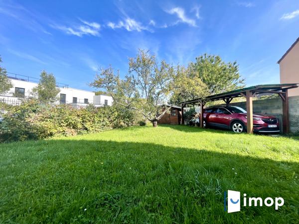 À 10 min à pied du RER E Bondy, maison familiale 4 chambres avec lumineuse véranda et jardin