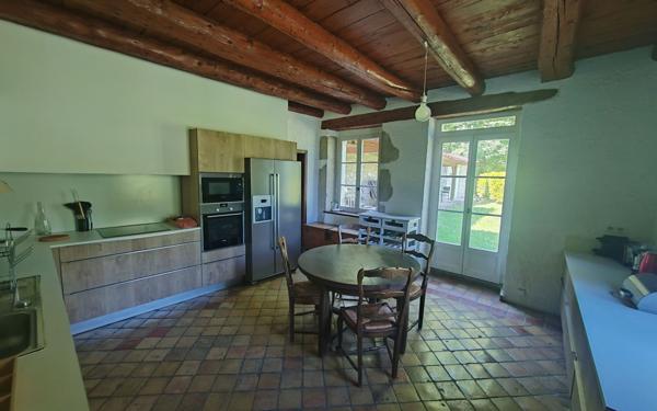 Maison à vendre    8 pièces • 368 m2 Noyarey